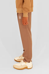 EMBLEM STRETCH PANTS - BROWN