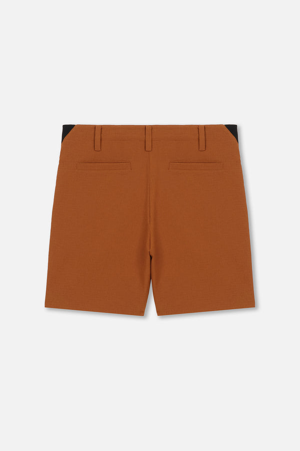 EMBLEM DRY STRETCH SHORT PANTS - ORANGE