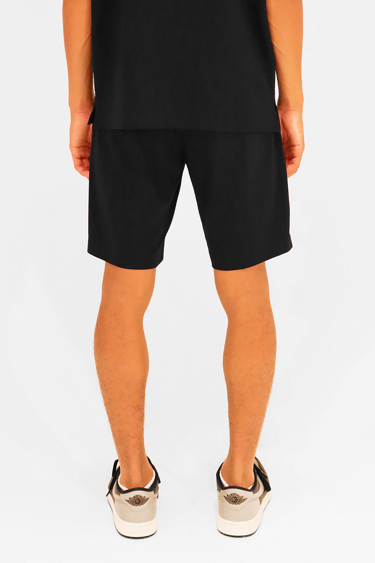 EMBLEM STRETCH SHORT PANTS - BLACK – BELLMORE