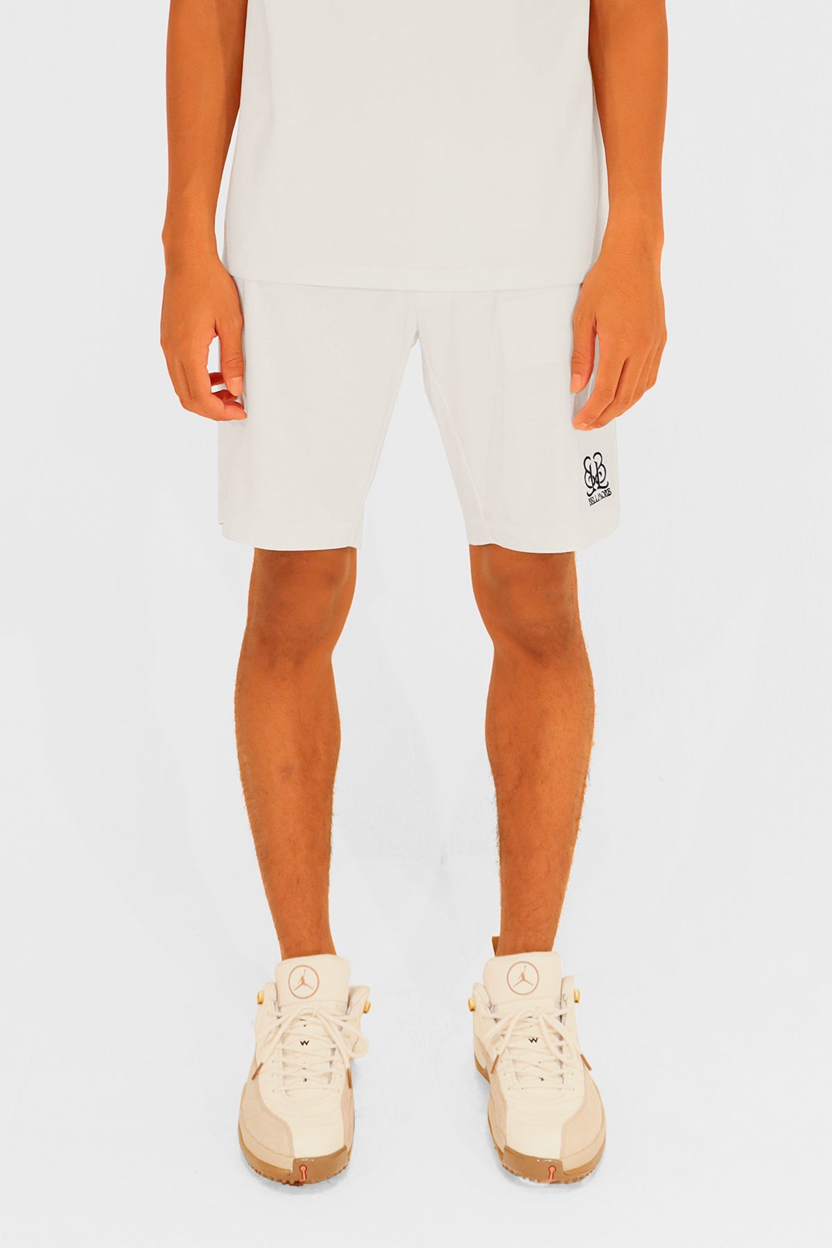 EMBLEM STRETCH SHORT PANTS - WHITE – BELLMORE