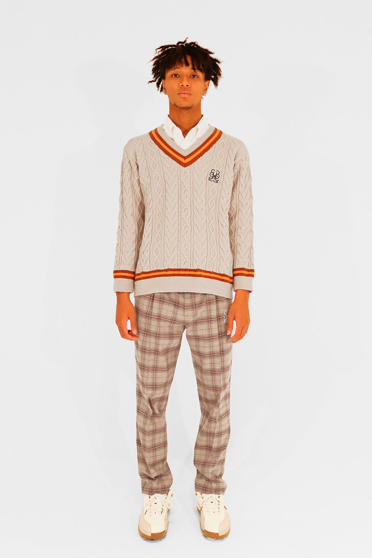 EMBLEM LS V-NECK KNIT - CREAM – BELLMORE