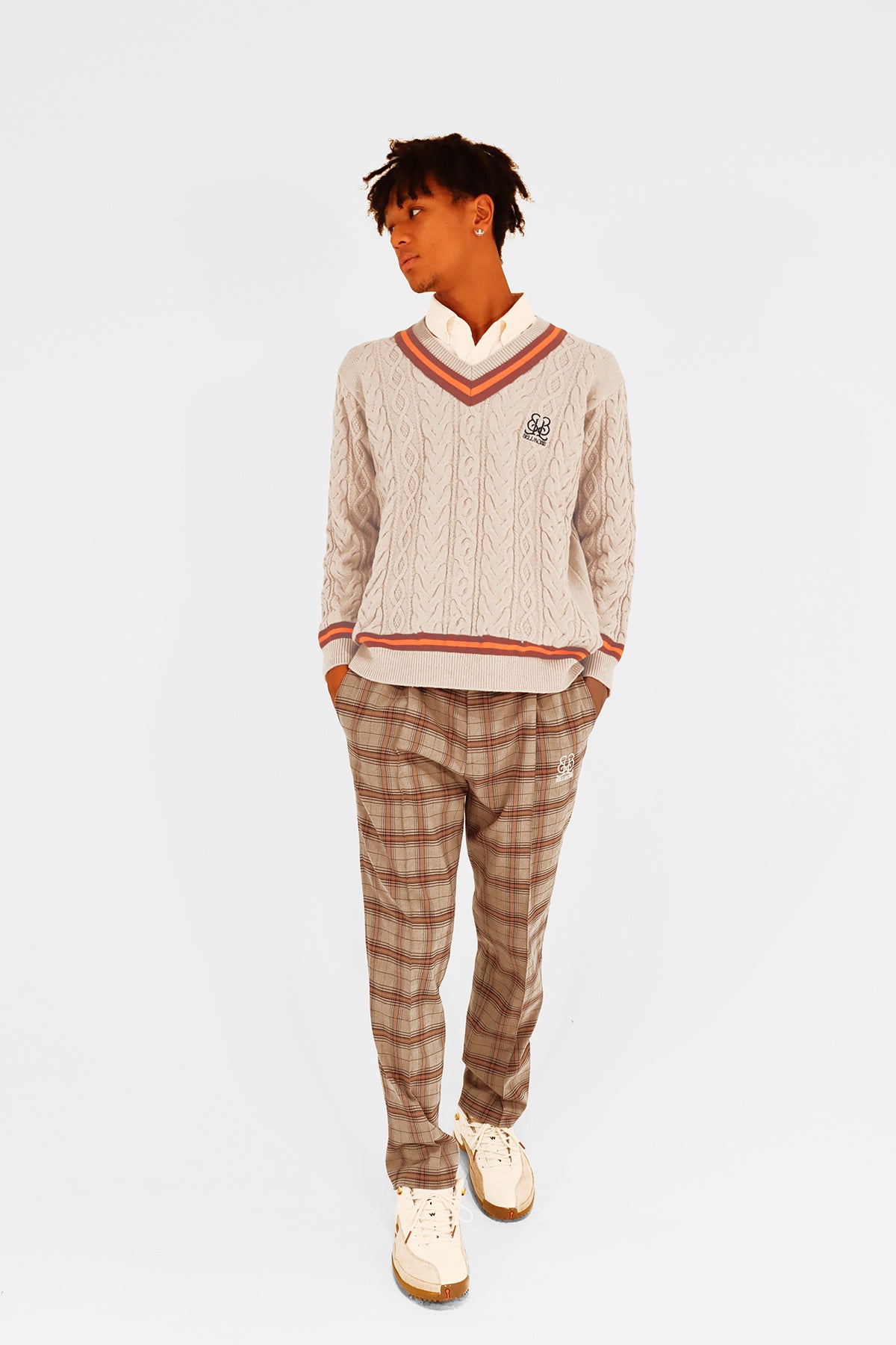 EMBLEM LS V-NECK KNIT - CREAM – BELLMORE